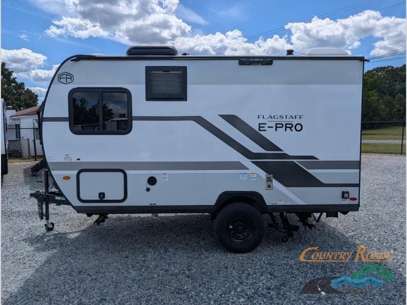 Country Roads RV Center Expands Fifth Wheel and Travel Trailer Inventory in Lexington, NC