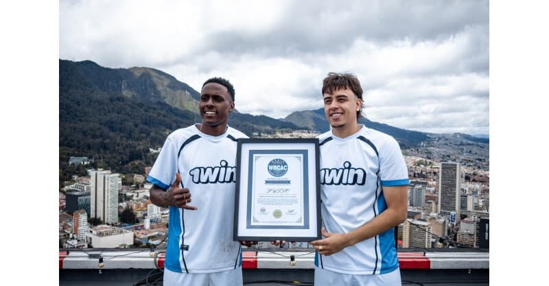 1win Sets World Record with Highest Football Match on Bogotá's Torre Colpatria