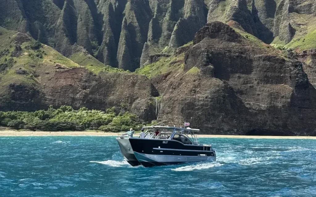 Na Pali Coast Sea Cave and Snorkel Tours Peak During Kauai's Summer Season
